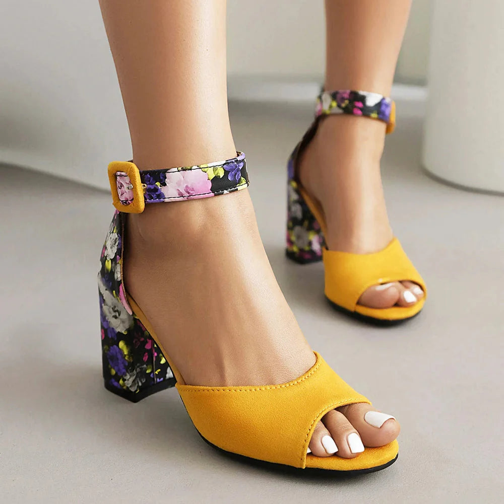 Sandalias de Tacón Ancho con Diseño Floral