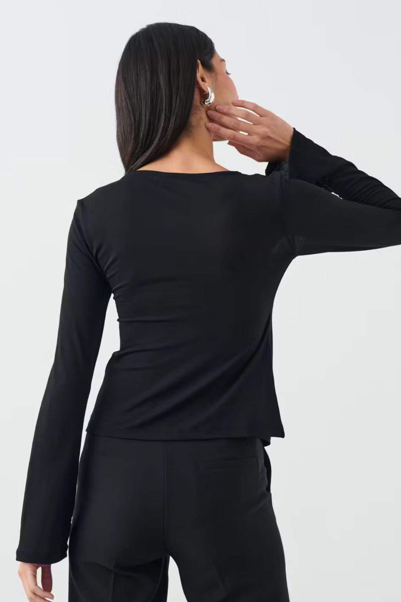 Top - Nyra