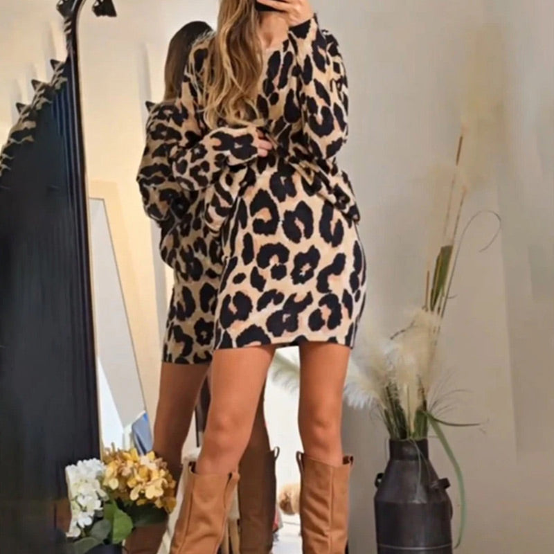 Vestido mini elegante con estampado de leopardo y cuello redondo